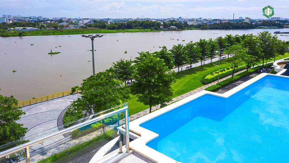 hồ bơi sân thượng biệt thự van phuc mansion